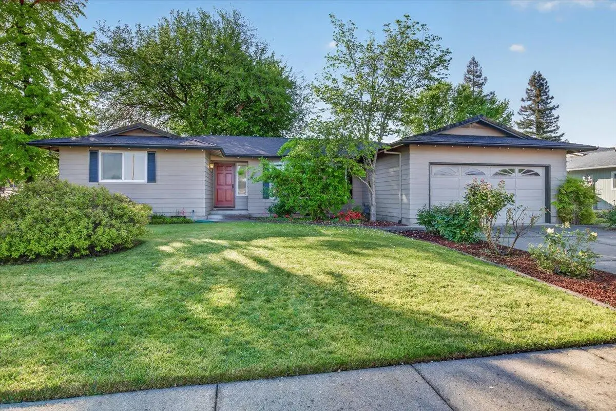 2892 Banner Court, Medford, OR 97504 - #1
