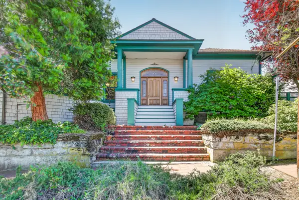 19 Gresham Street, Ashland, OR 97520