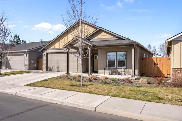 2955 NW Greenwood Court, Redmond, OR 97756