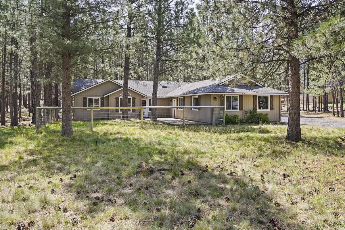 14485 Mountain View Loop, Sisters, OR 97759 - #1