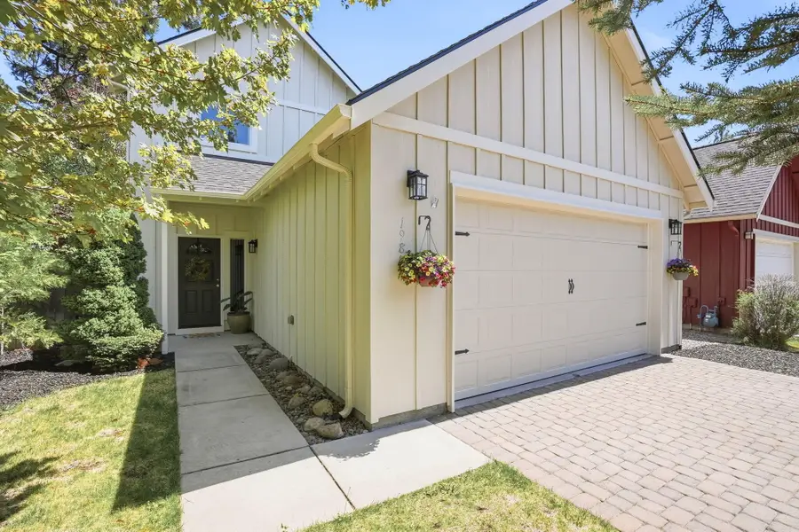 19827 Powers Road, Bend, OR 97702 - #2