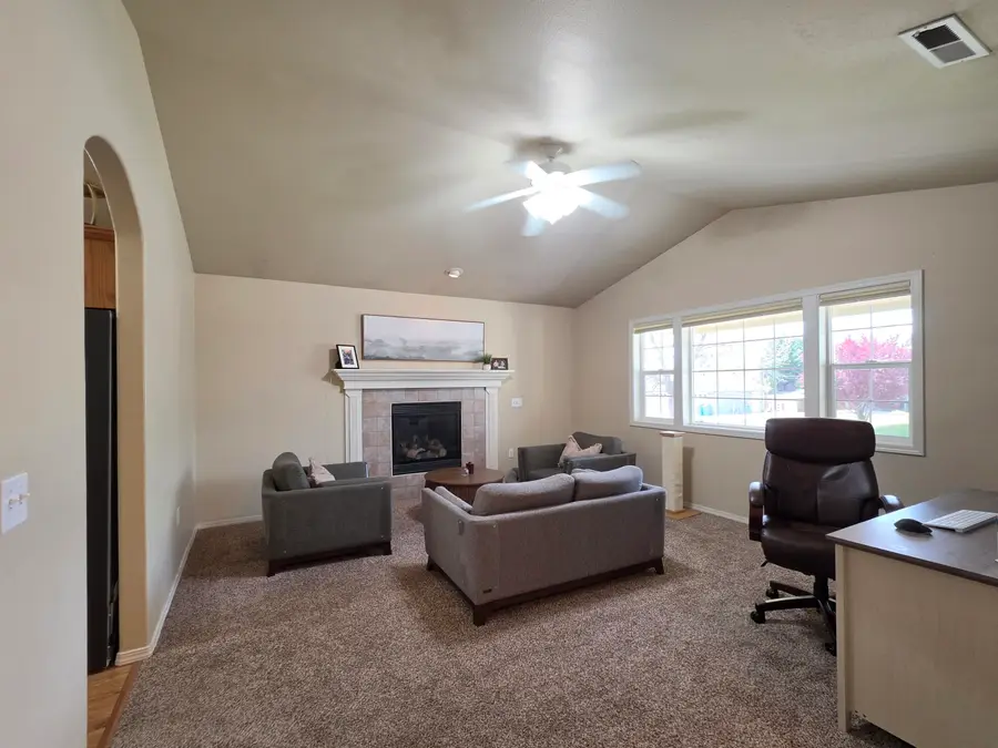 2139 Jeffrey Lane, Klamath Falls, OR 97603 - #3