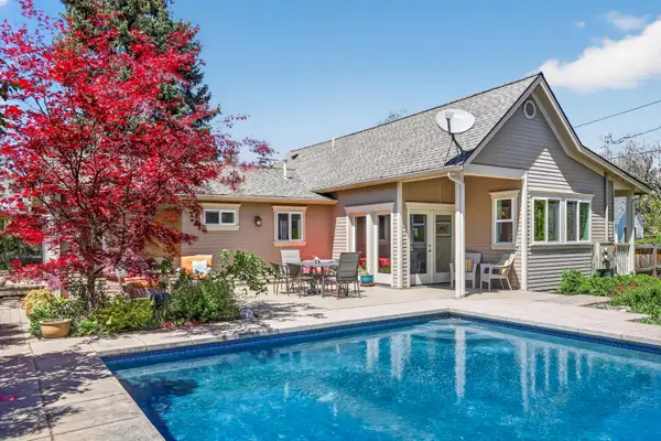 746 C Street, Ashland, OR 97520