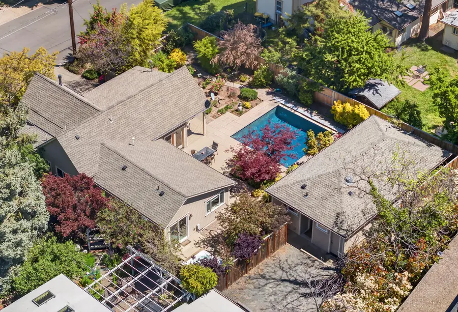 746 C Street, Ashland, OR 97520 - #2