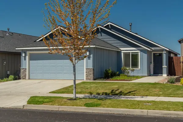 3035 NW Cedar Avenue, Redmond, OR 97756