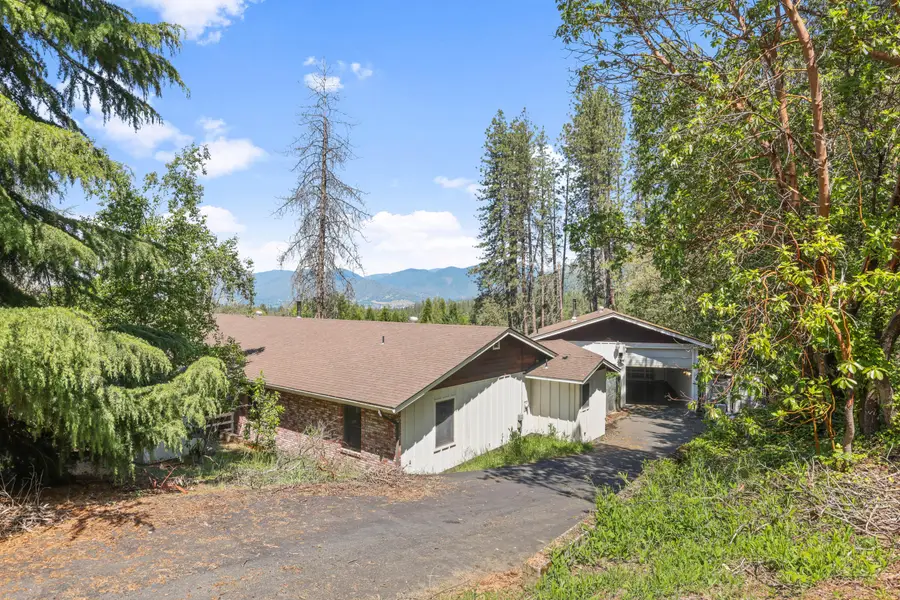 301 Red Spur Drive, Grants Pass, OR 97527 - #3