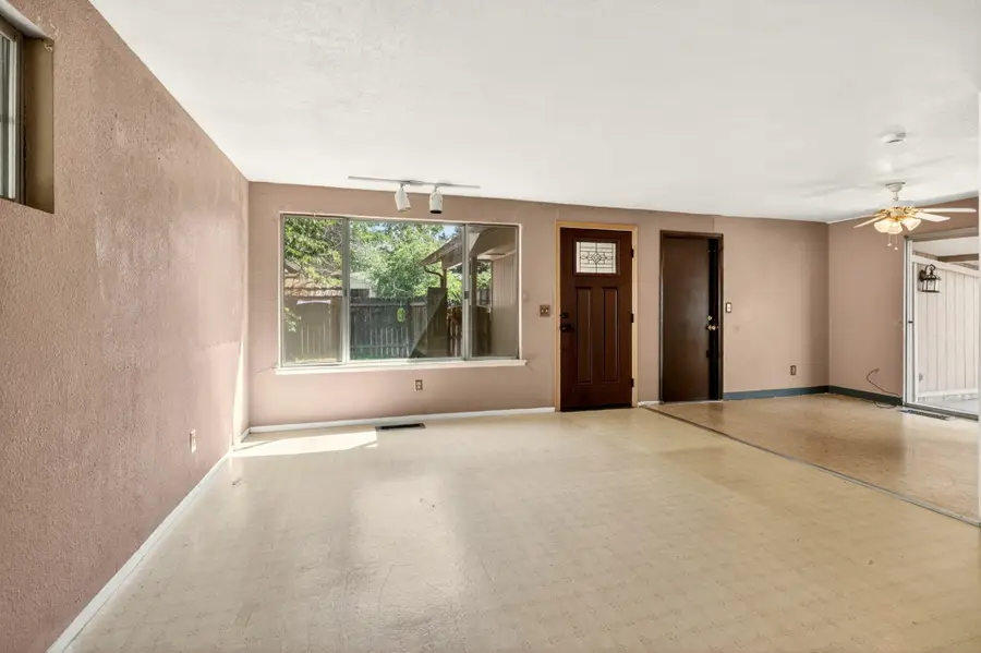 1425 Lawnridge Street, Medford, OR 97504 - #3