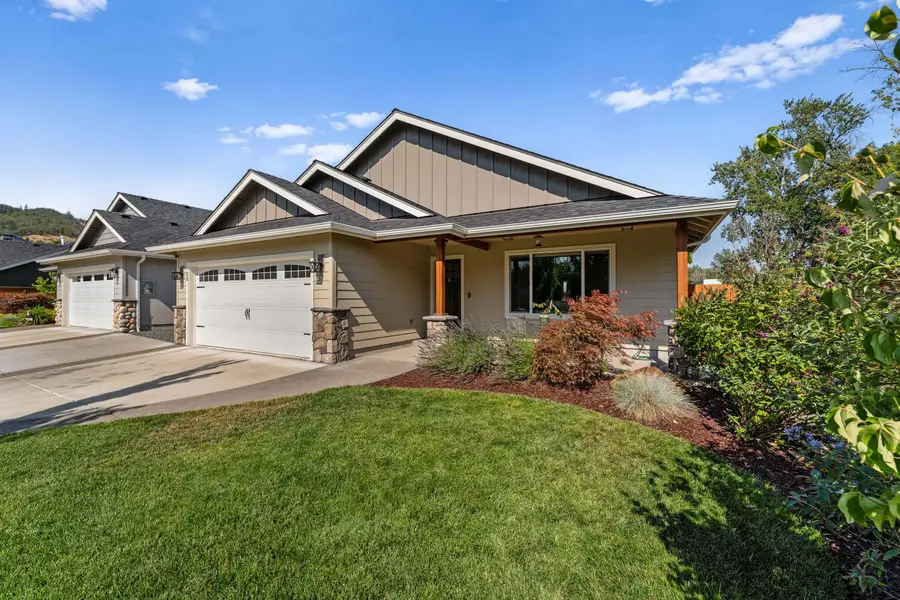 183 Lincoln Road, Grants Pass, OR 97526 - #2