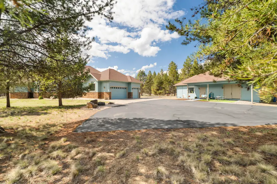 17045 Shawnee Circle, Bend, OR 97707 - #2