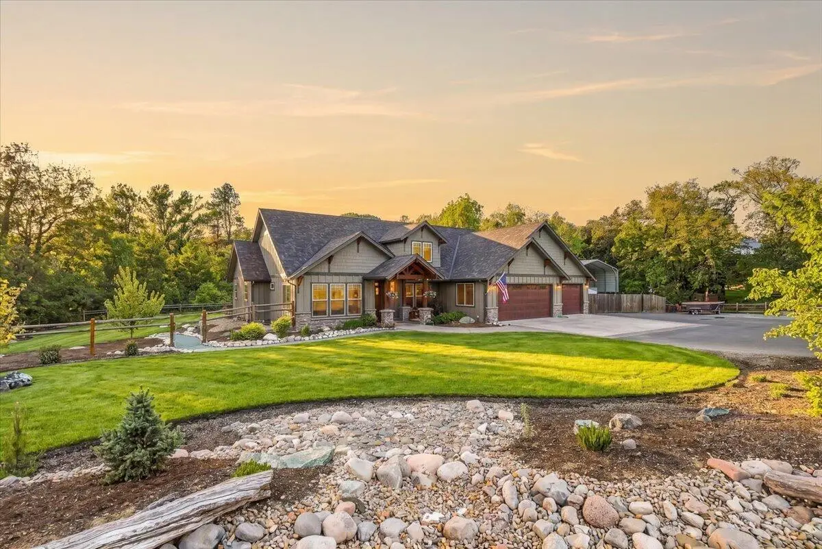 469 Wards Creek Road, Rogue River, OR 97537 - #1