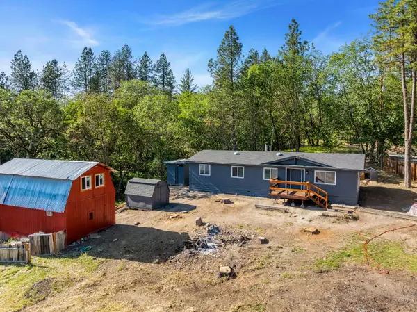 221 Hansen Drive, Grants Pass, OR 97526