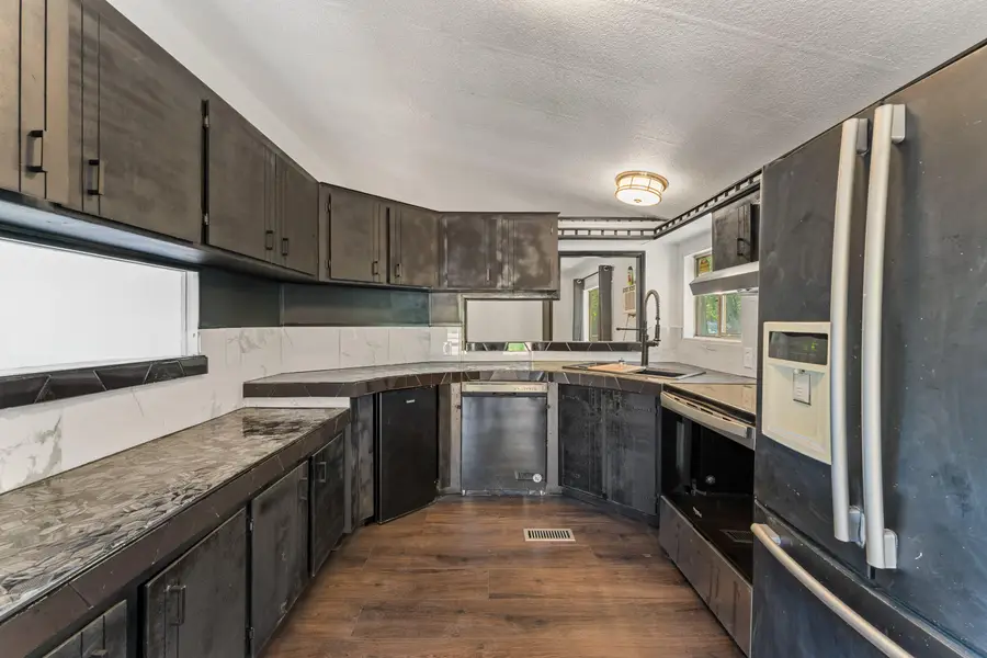 221 Hansen Drive, Grants Pass, OR 97526 - #3