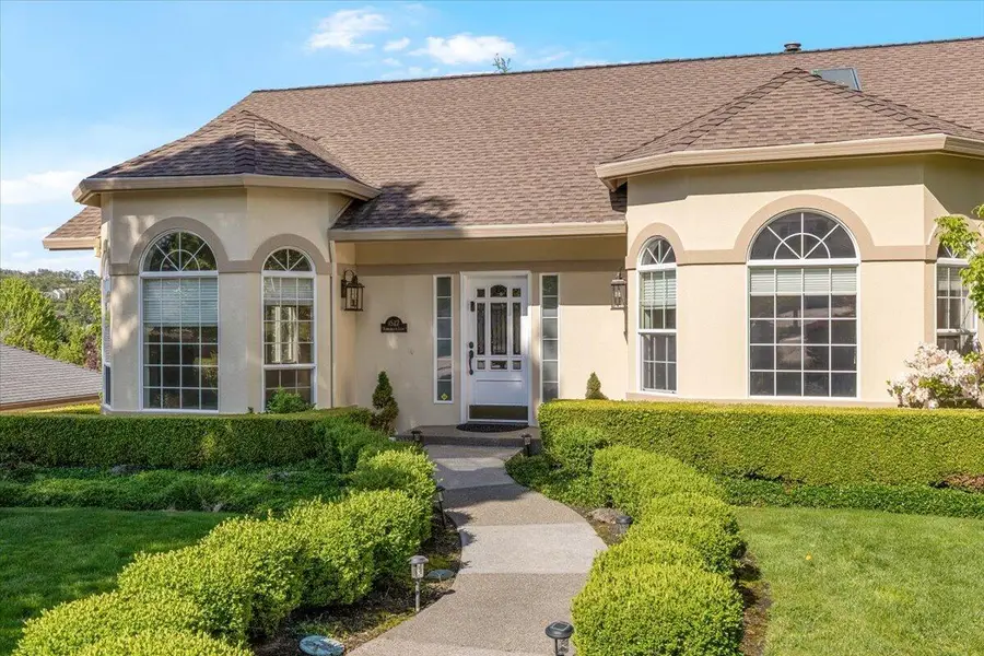 1527 Pebble Beach Court, Medford, OR 97504 - #2