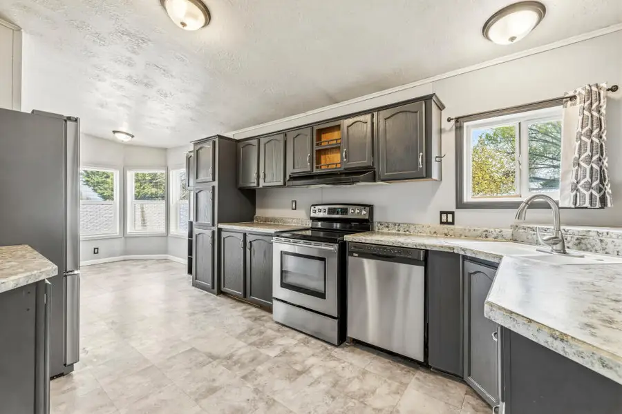 4445 Southside, Klamath Falls, OR 97603 - #2