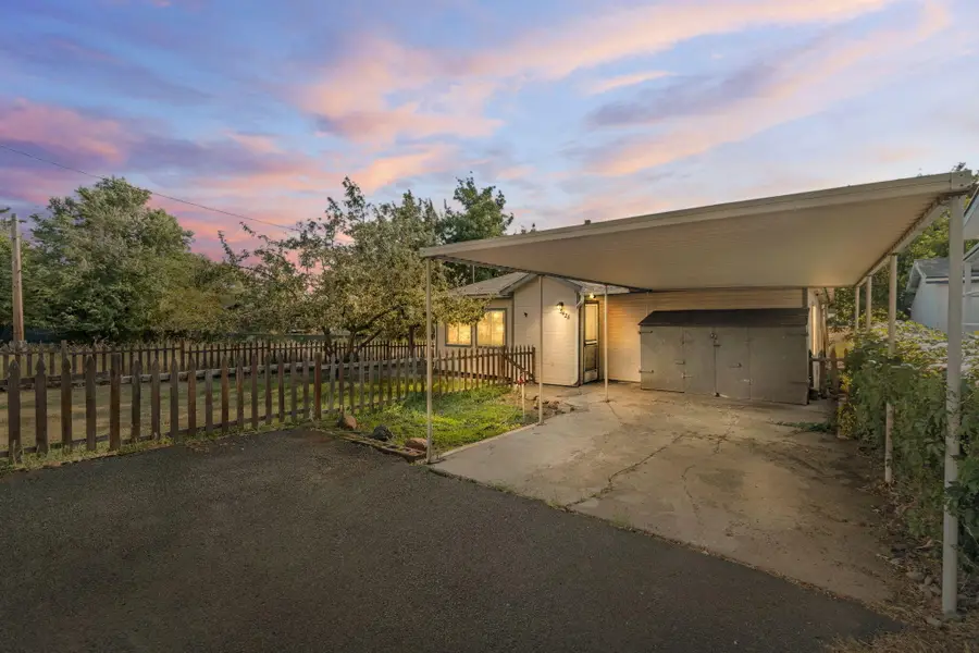 3428 Chelsea Street, Klamath Falls, OR 97601 - #2
