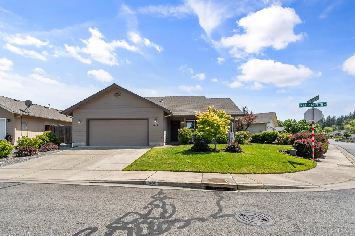 1439 Andy Griffith, Grants Pass, OR 97527 - #1