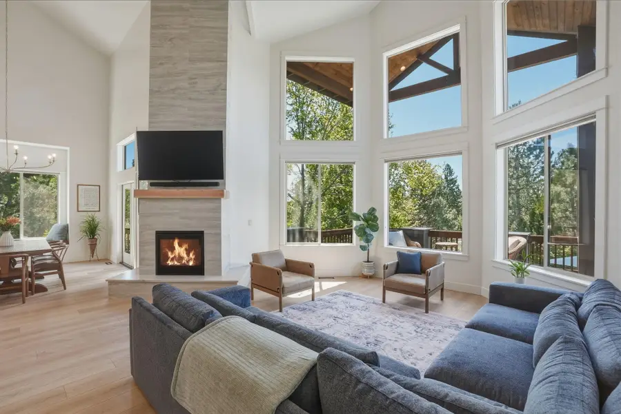 26 NW Skyliner Summit Loop, Bend, OR 97703 - #3
