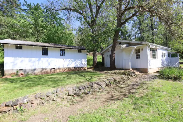 2051 Hamilton Lane, Grants Pass, OR 97527