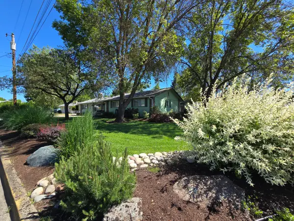 1121 SW Cottonwood Street, Grants Pass, OR 97526