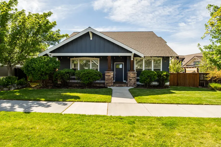 889 NW 13th Street, Redmond, OR 97756 - #3