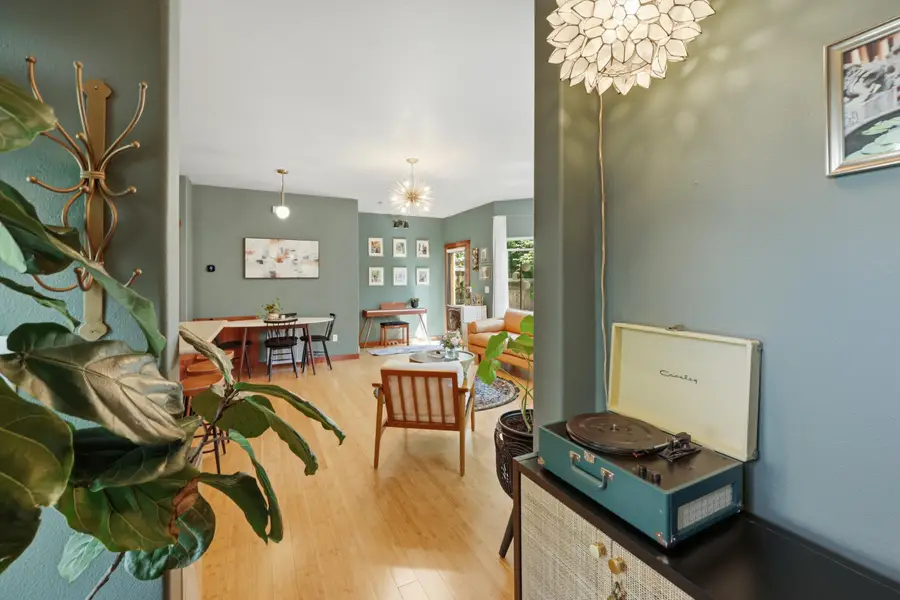 62 N Mountain Avenue, Ashland, OR 97520 - #3