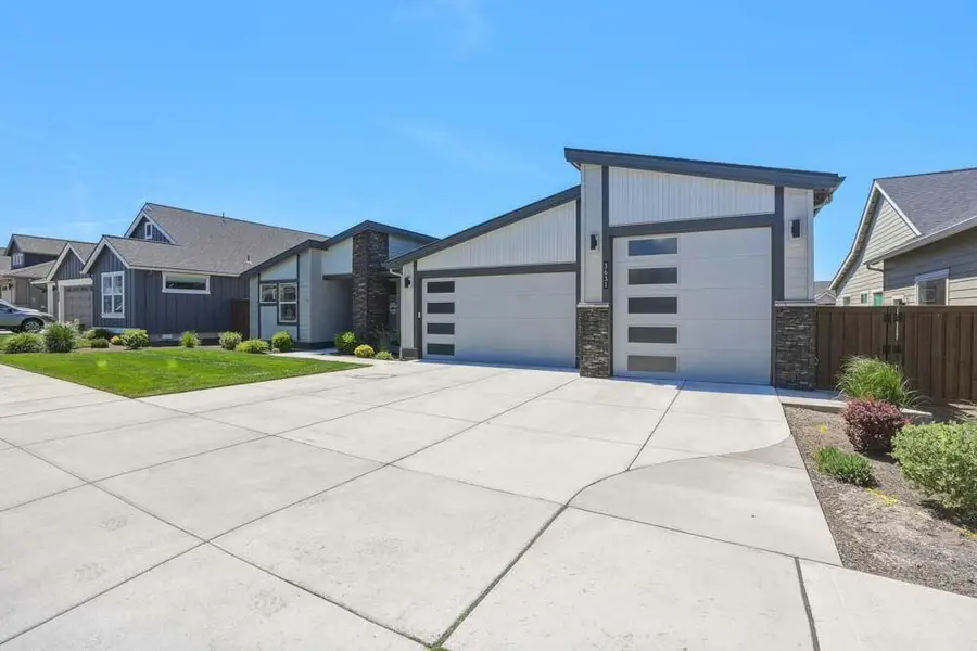 3631 NE Desert Juniper Lane, Bend, OR 97701 - #2