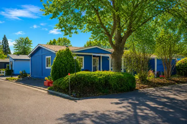 4624 S Pacific Highway #UNIT 17, Phoenix, OR 97535