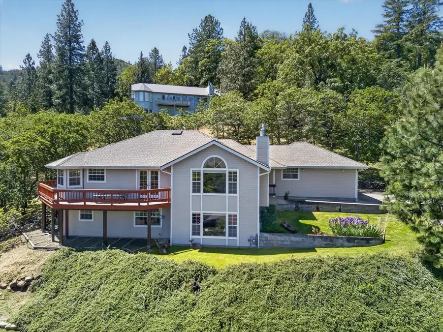 1020 Walker Avenue, Ashland, OR 97520 - #3