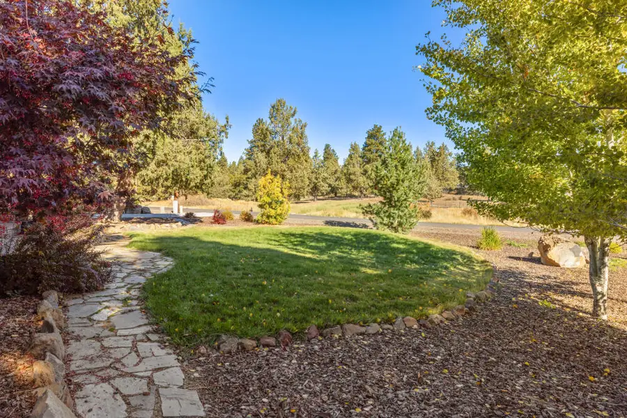 6914 Redstart Road, Klamath Falls, OR 97601 - #3