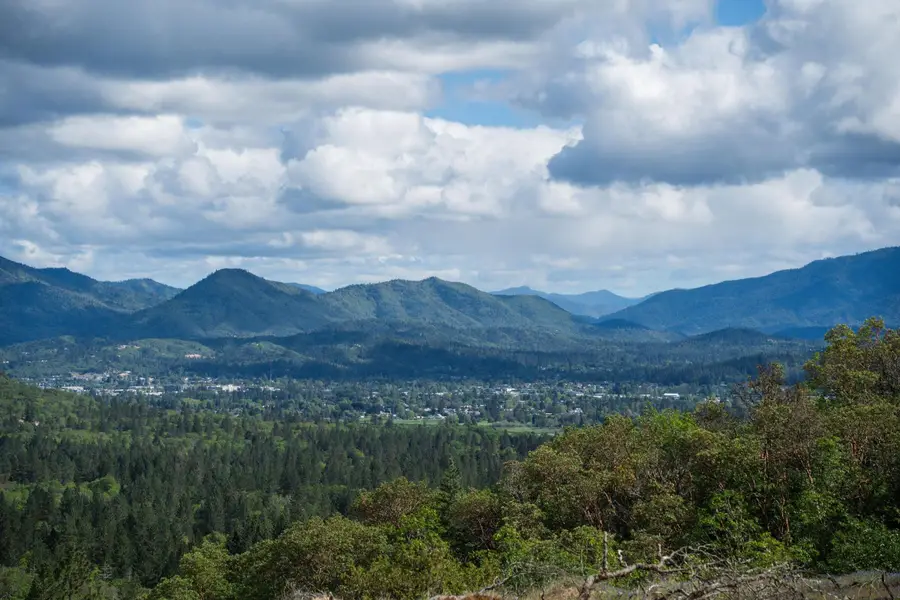 250 Adams Way, Grants Pass, OR 97526 - #3