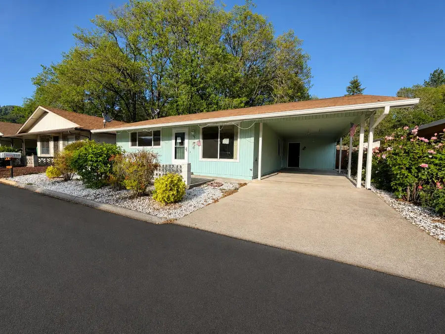 734 Brookside Circle, Rogue River, OR 97537 - #2
