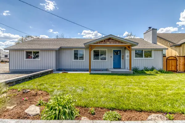 1070 NW 10th Street #A & B, Prineville, OR 97754