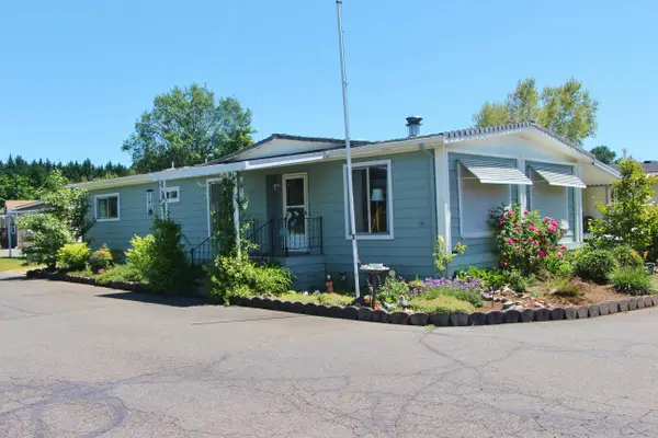 350 Beechwood Drive, Grants Pass, OR 97526