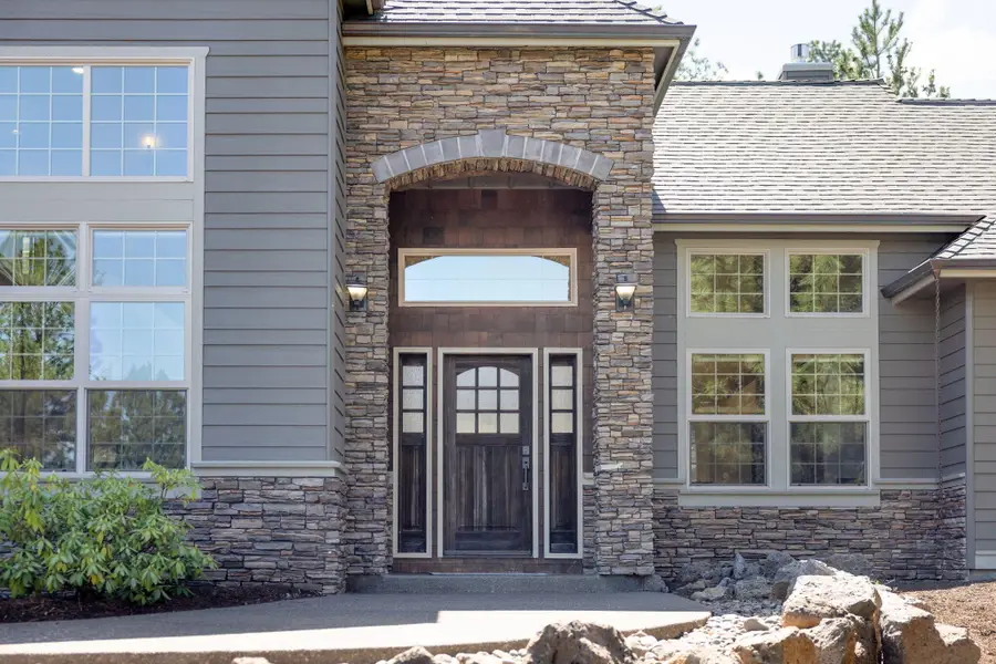 3193 NW Colonial Drive, Bend, OR 97703 - #3