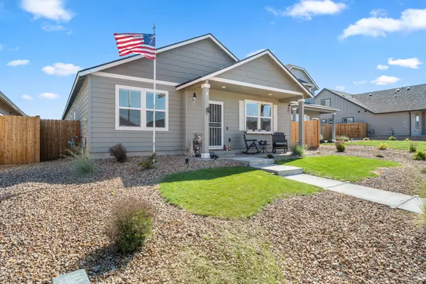 3734 SW Lava Place, Redmond, OR 97756