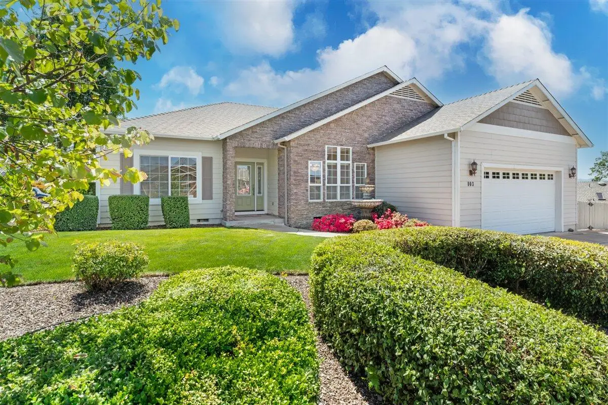 103 Greenmoor Drive, Eagle Point, OR 97524 - #1