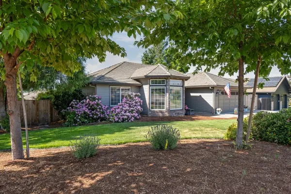 2928 Flint Ridge Avenue, Medford, OR 97504