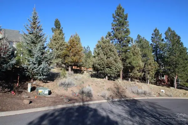 2318 NW Eastes Street, Bend, OR 97703