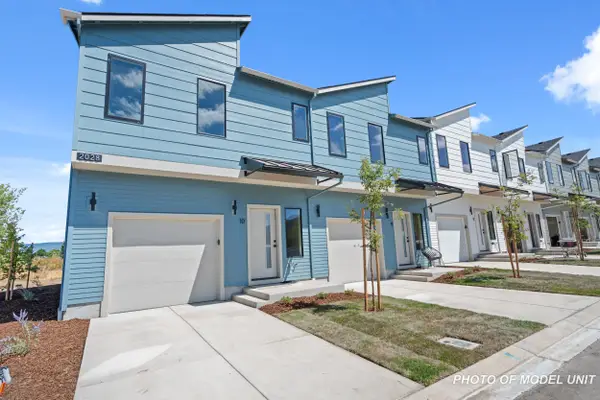 2032 Sunset Drive #1, Medford, OR 97501
