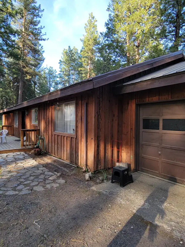 17411 Freight Road Lane, Klamath Falls, OR 97601