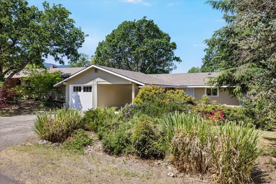 795 Twin Pines Circle, Ashland, OR 97520 - #3