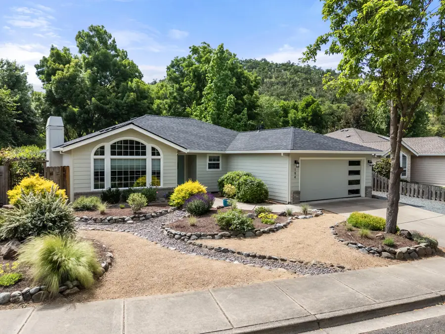 184 Meadow View Drive, Phoenix, OR 97535 - #3