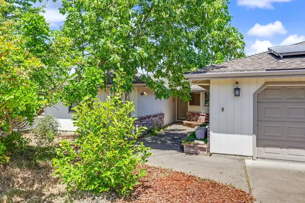 1041 La Loma Drive, Medford, OR 97504