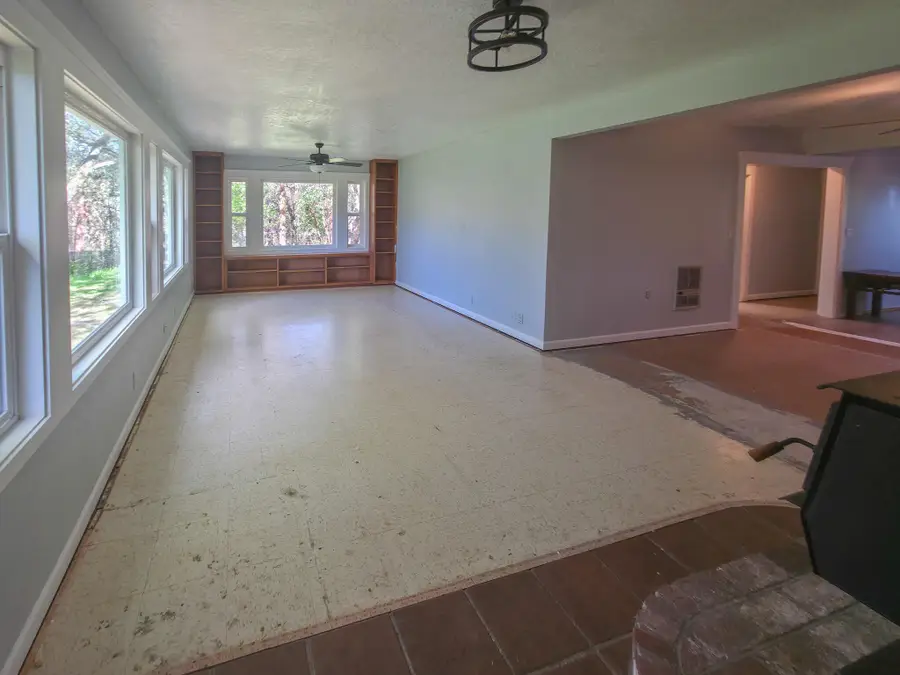1570 Sleepy Hollow Loop, Grants Pass, OR 97527 - #2
