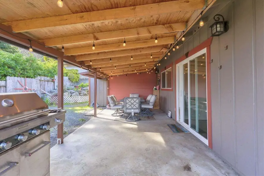 903 NW Hewitt Lane, Grants Pass, OR 97526 - #2