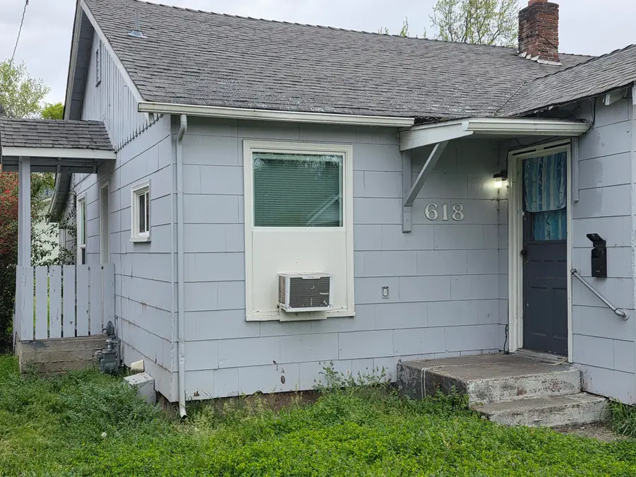 618 SE M Street, Grants Pass, OR 97526 - #2