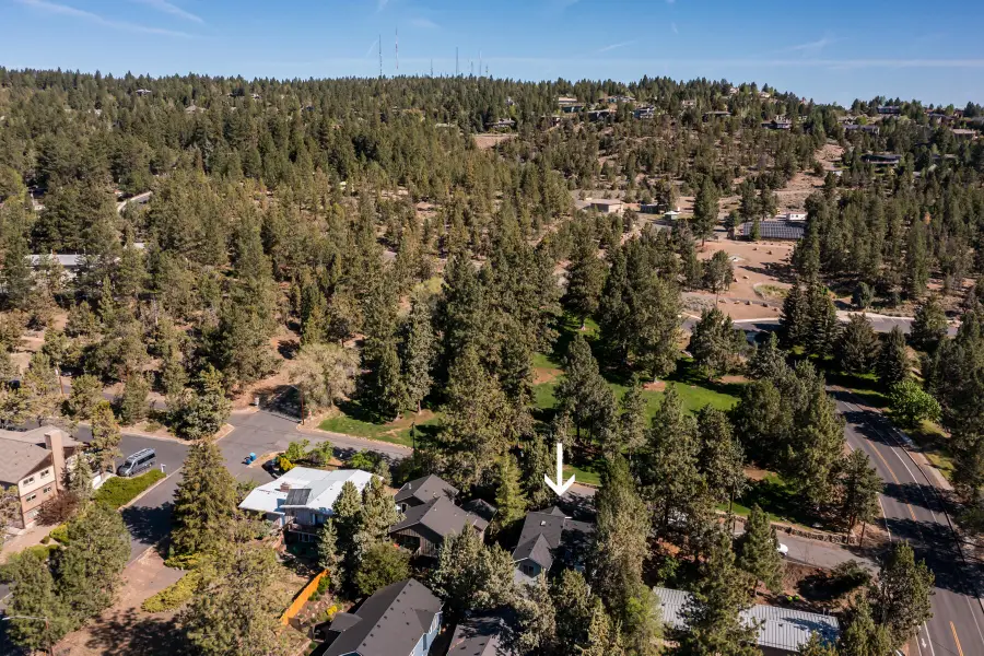 915 NW Saginaw Avenue, Bend, OR 97703 - #2