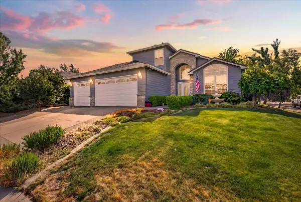 997 N Mountain Avenue, Central Point, OR 97502