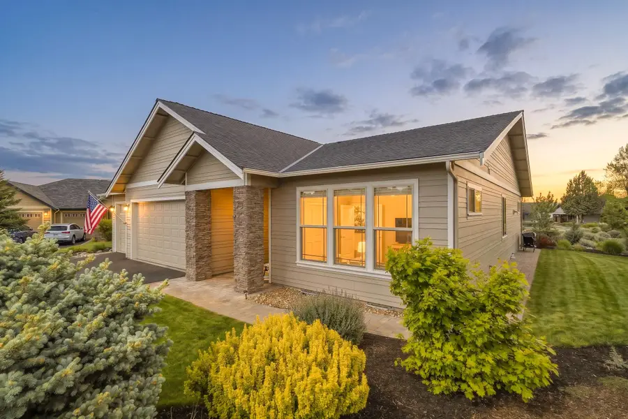 650 Wildwood Falls Court, Redmond, OR 97756 - #2