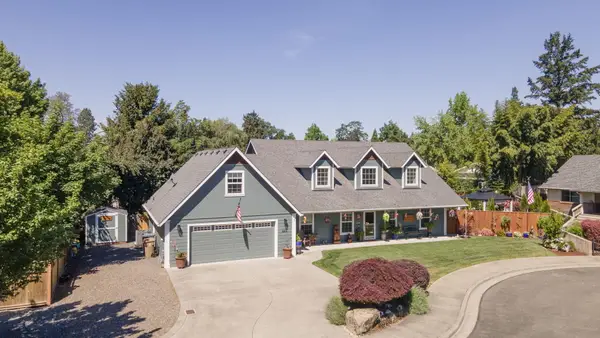 1074 SE Christie Place, Grants Pass, OR 97526